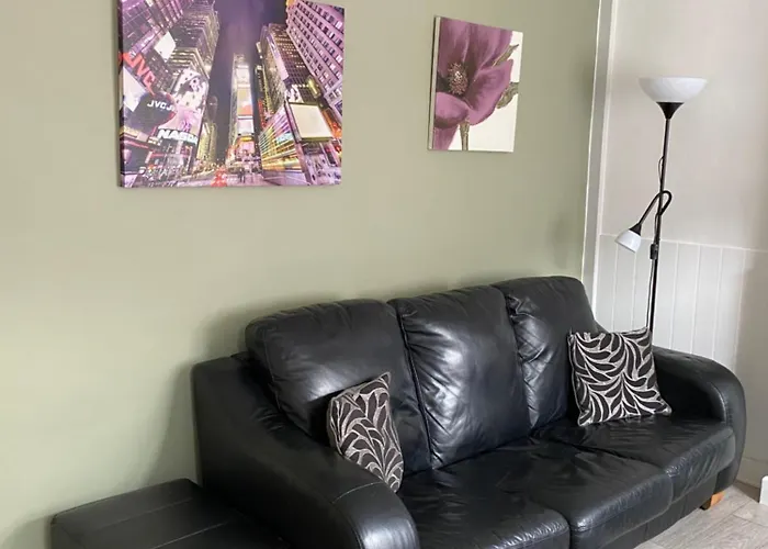 Cosy End Terrace